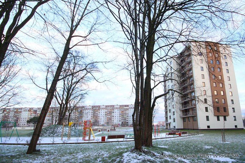 Rembates iela 8, Rīga 13
