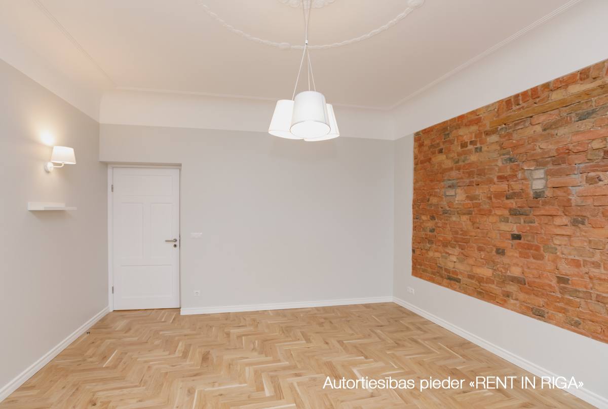 Krišjāņa Barona iela 76 / Rīga, Labais krasts, Centrs 6