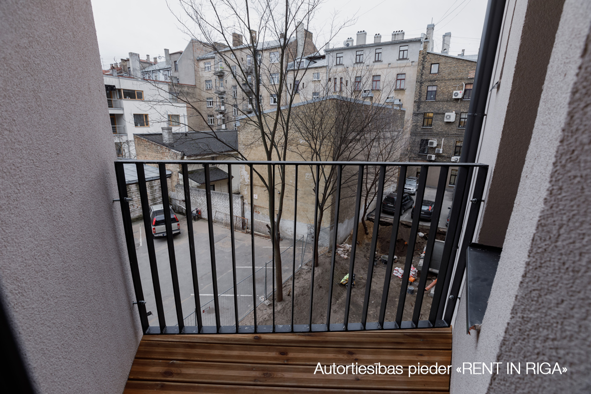 Krišjāņa Barona iela 76 / Rīga, Labais krasts, Centrs 29