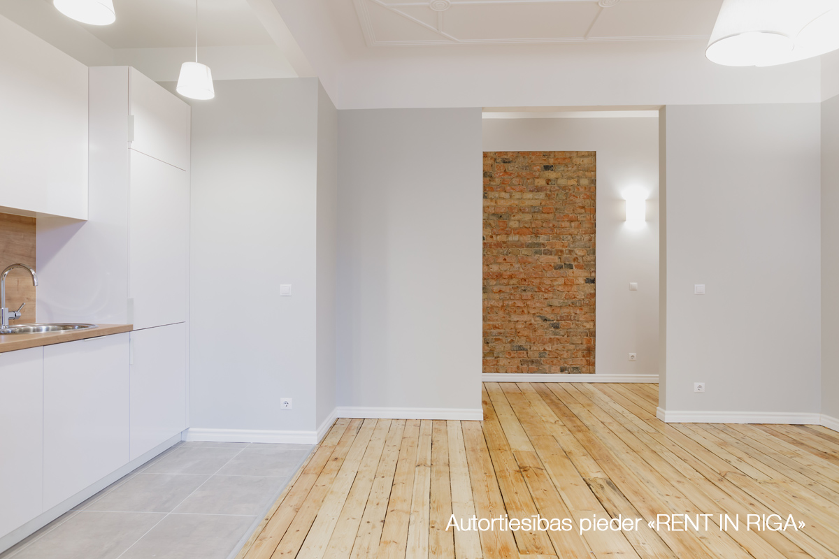 Krišjāņa Barona iela 76 / Rīga, Labais krasts, Centrs 21