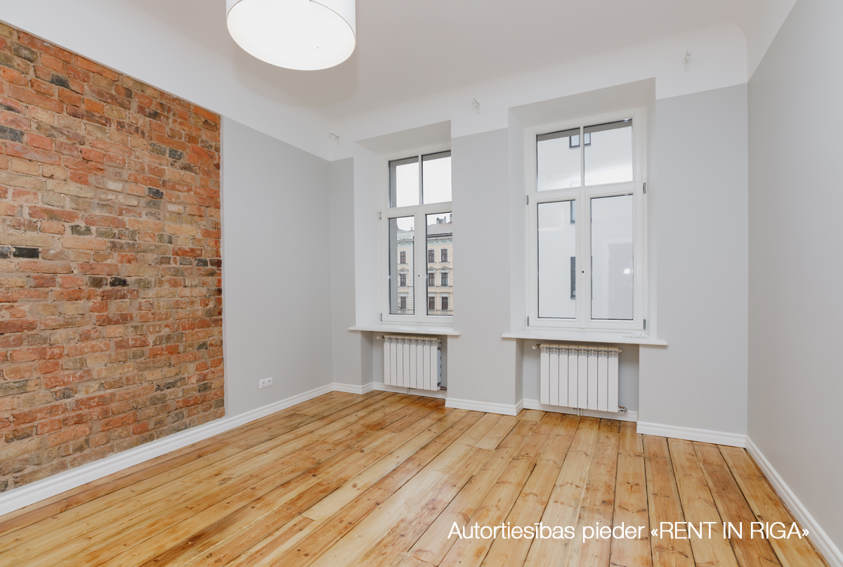Krišjāņa Barona iela 76 / Rīga, Labais krasts, Centrs 24
