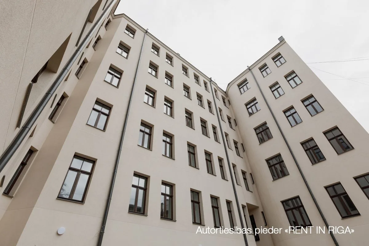 Krišjāņa Barona iela 76 / Rīga, Labais krasts, Centrs 32