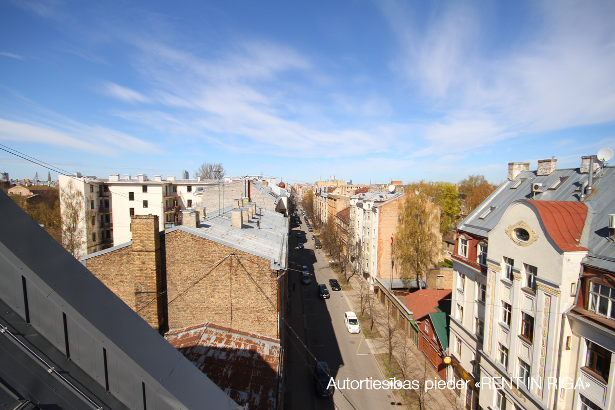 Stabu 100 / Rīga, Labais krasts, Centrs 21