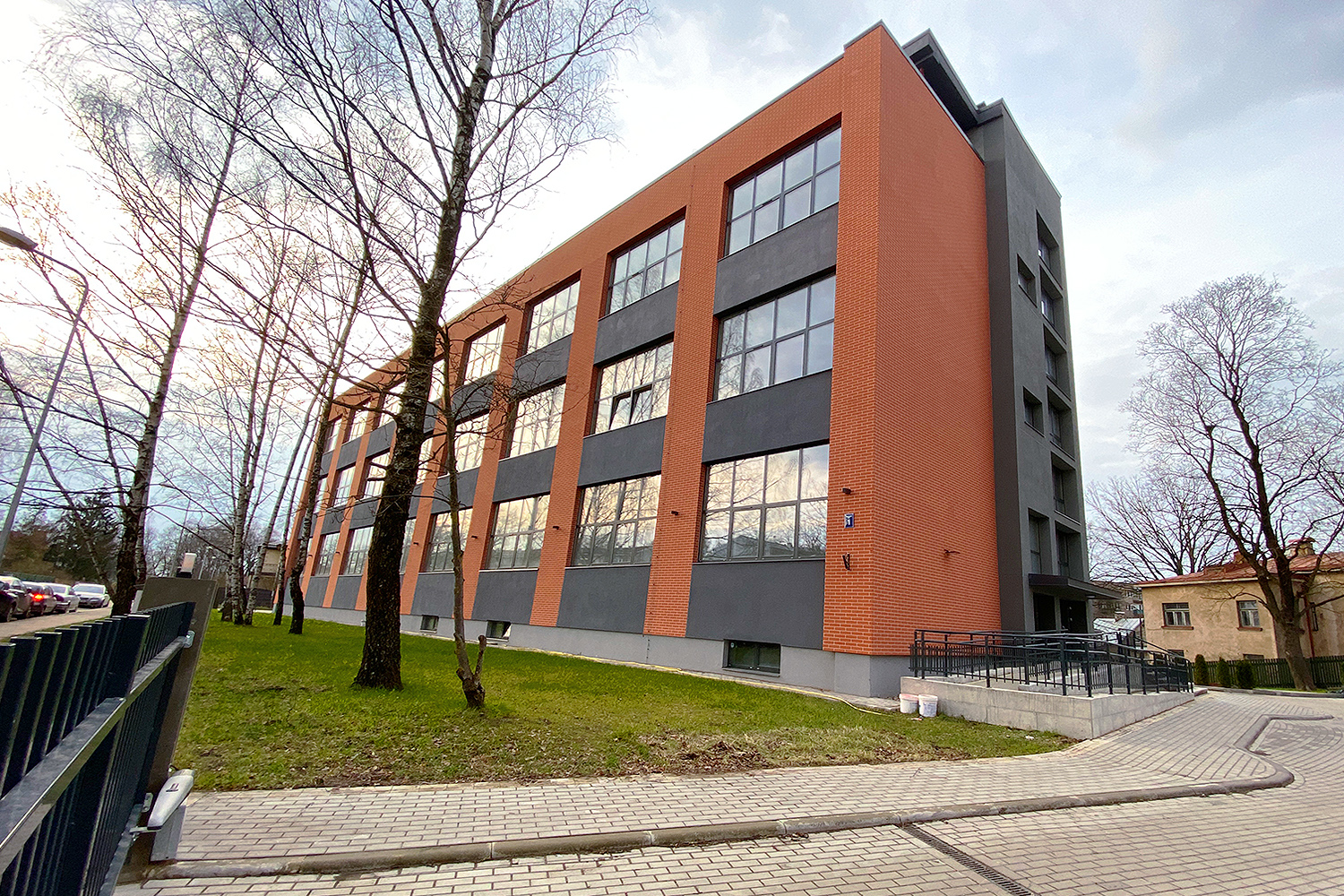 Jaunsuales iela 1 1