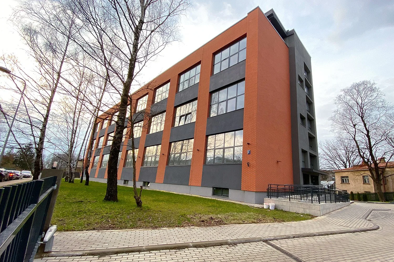 Jaunsuales iela 1 1