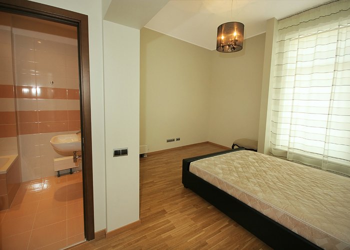 Rīga, Centrs, Rūpniecības 34a / Rīga, Kreisais krasts, Ķīpsala 7