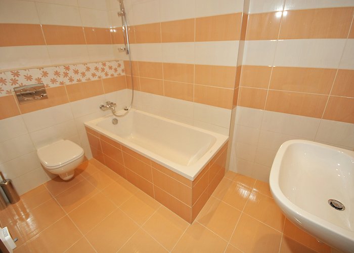 Rīga, Centrs, Rūpniecības 34a / Rīga, Kreisais krasts, Ķīpsala 8