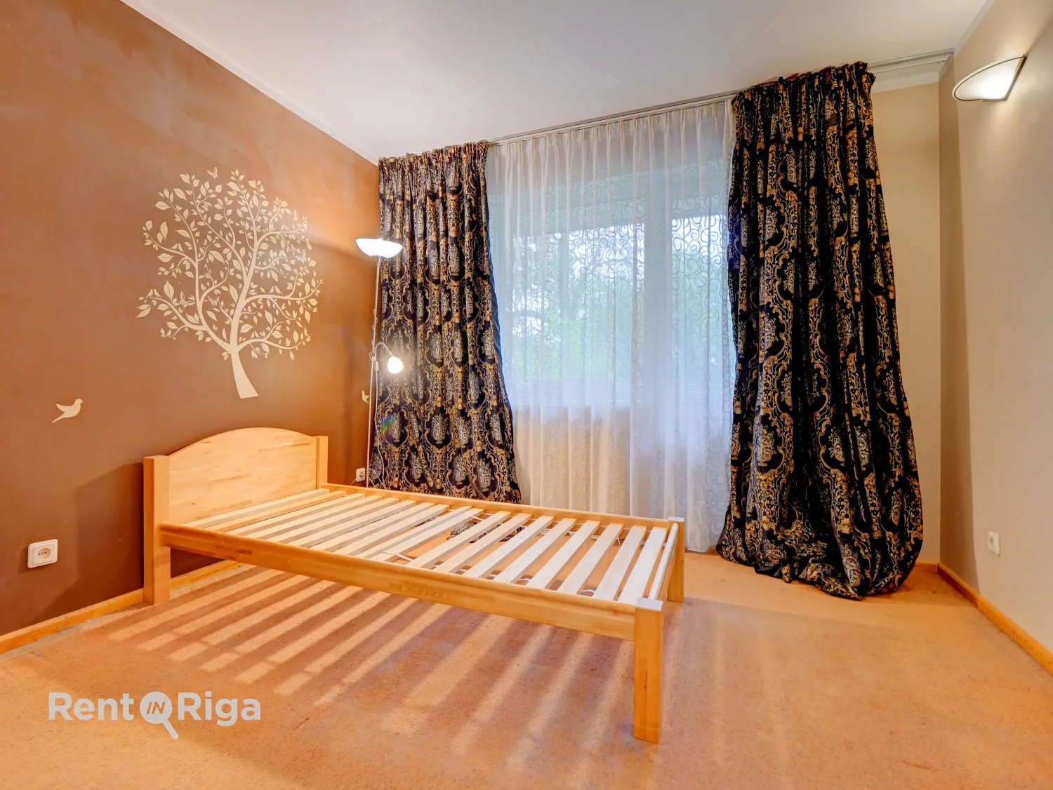 A spacious, bright and sunny 3-room apartment is available for long-term rent in Purvciems, Mārcienas street 2, Rīga, Labais krasts, Purvciems / 400 € 18