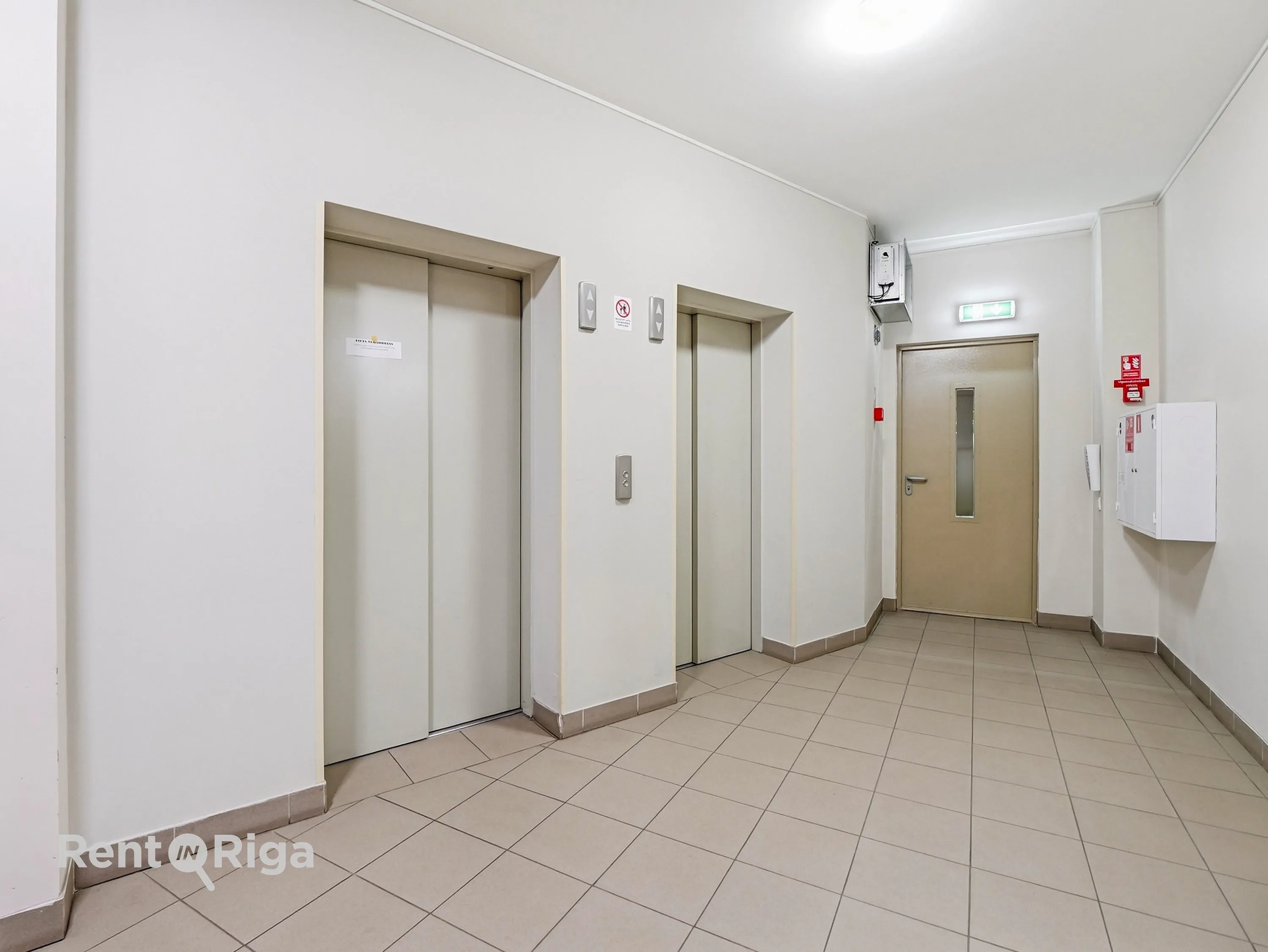 Skaists, svaigi remontēts dzīvoklis ilgtermiņa īrei., Duntes iela 28, Rīga / 700 € 13