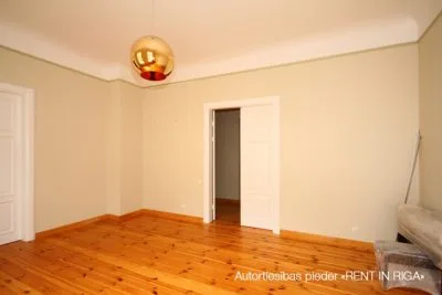 Pārdod dzīvokli, Vīlandes iela 7, Rīga, Labais krasts, Centrs / 365 000 € 10