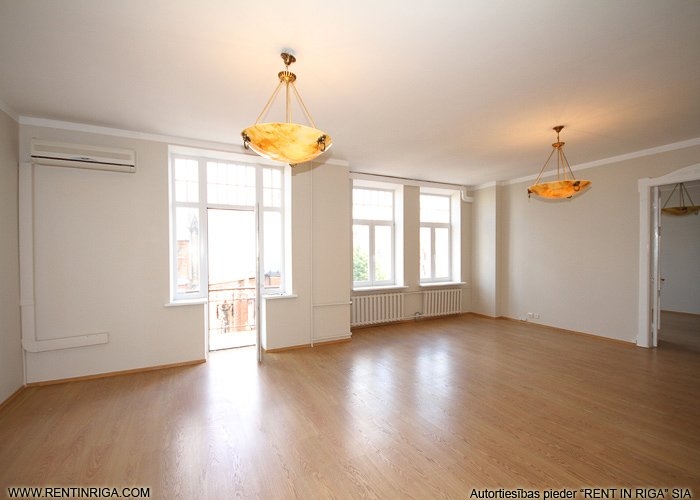 Baznīcas iela 31 1