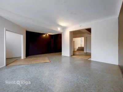 Izīrē tirdzniecības telpas, Lāčplēša iela 79, Rīga, Centrs / 1022 € 3