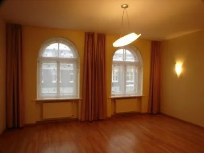 Izīrē dzīvokli, Tērbatas iela 9, Rīga, Labais krasts, Centrs / 808 € 2