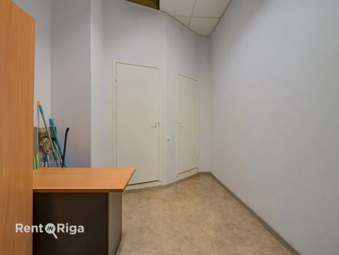 Pārdod biroju, Pērnavas iela 5, Rīga, Labais krasts, Centrs / 750 000 € 25