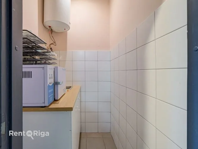 Pārdod biroju, Pērnavas iela 5, Rīga, Labais krasts, Centrs / 750 000 € 27