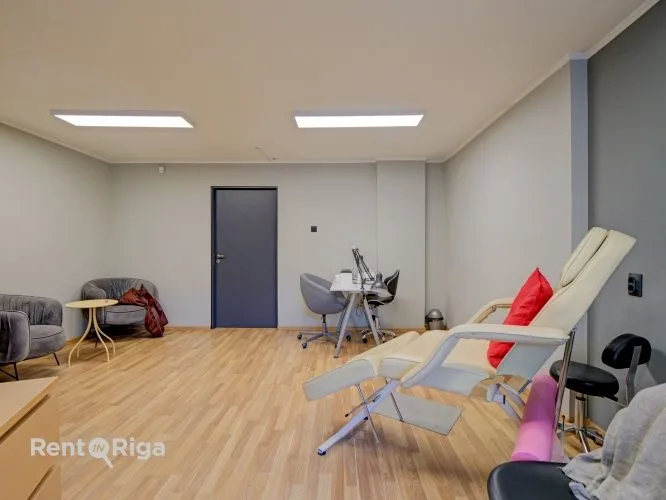 Pārdod biroju, Pērnavas iela 5, Rīga, Labais krasts, Centrs / 750 000 € 13