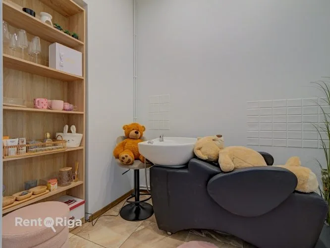 Pārdod biroju, Pērnavas iela 5, Rīga, Labais krasts, Centrs / 750 000 € 16