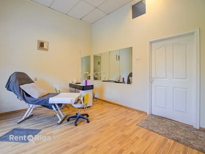 Pārdod biroju, Pērnavas iela 5, Rīga, Labais krasts, Centrs / 750 000 € 24