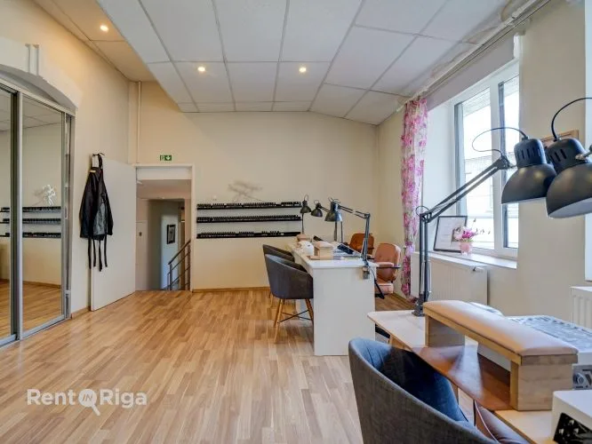 Pārdod biroju, Pērnavas iela 5, Rīga, Labais krasts, Centrs / 750 000 € 9