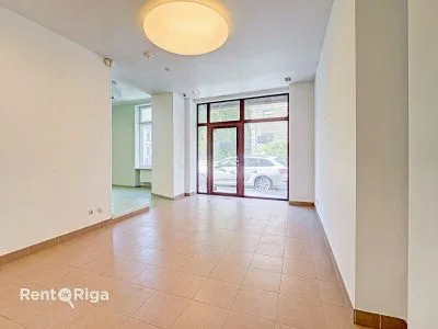 Izīrē tirdzniecības telpas, Artilērijas iela 9, Rīga, Labais krasts, Centrs / 1 000 € 8