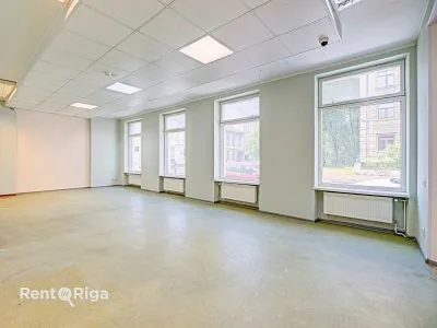 Izīrē tirdzniecības telpas, Artilērijas iela 9, Rīga, Labais krasts, Centrs / 1 000 € 1