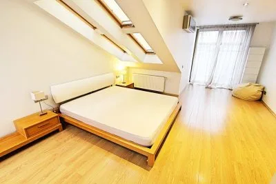 Izīrē dzīvokli, Bruņinieku iela 12, Rīga, Labais krasts, Centrs / 600 € 7