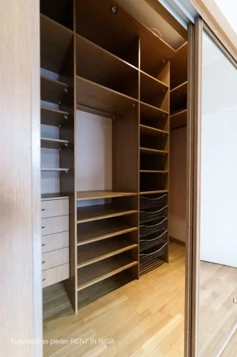 Pārdod dzīvokli, Baznīcas iela 13, Rīga, Labais krasts, Centrs / 300 000 € 10