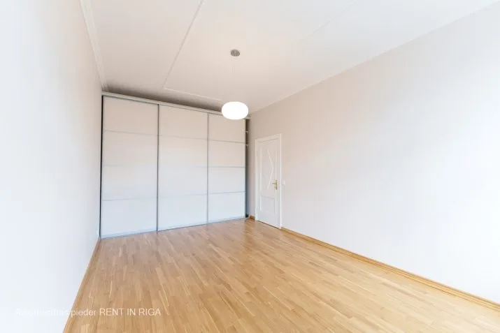 Pārdod dzīvokli, Baznīcas iela 13, Rīga, Labais krasts, Centrs / 300 000 € 12
