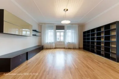 Pārdod dzīvokli, Baznīcas iela 13, Rīga, Labais krasts, Centrs / 300 000 € 3