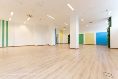 Izīrē tirdzniecības telpas, Briāna iela 9a, Rīga, Centrs / 1705 € 5