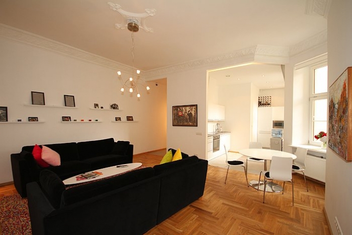 Pārdod dzīvokli, Valdemāra iela 23, Rīga, Labais krasts, Centrs / 230 000 € 2