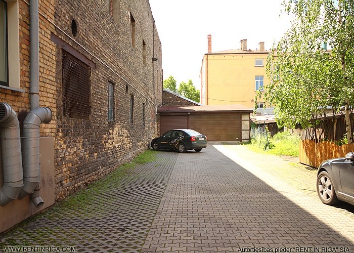Rūjienas iela 2 18