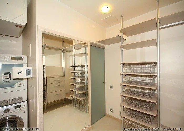 Izīrē dzīvokli, Republikas laukums iela 3, Rīga, Labais krasts, Vecrīga / 1 500 € 20