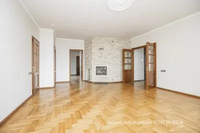 Izīrē biroju, Brīvības iela 38, Rīga, Labais krasts, Centrs / 2 000 € 2