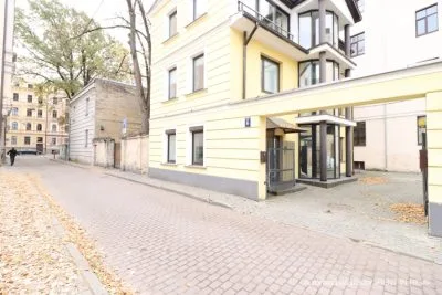 Izīrē dzīvokli, Kalpaka bulvāris 9, Rīga, Labais krasts, Centrs / 450 € 10