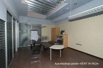Izīrē tirdzniecības telpas, Biroju iela 10, Rīga, Kreisais krasts, Šampēteris / 3 793 € 16