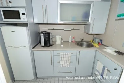 Izīrē tirdzniecības telpas, Biroju iela 10, Rīga, Kreisais krasts, Šampēteris / 3 793 € 20