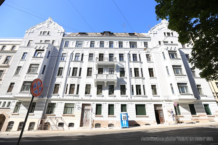 Izīrē dzīvokli, Lāčplēša iela 18, Rīga, Labais krasts, Centrs / 420 € 9