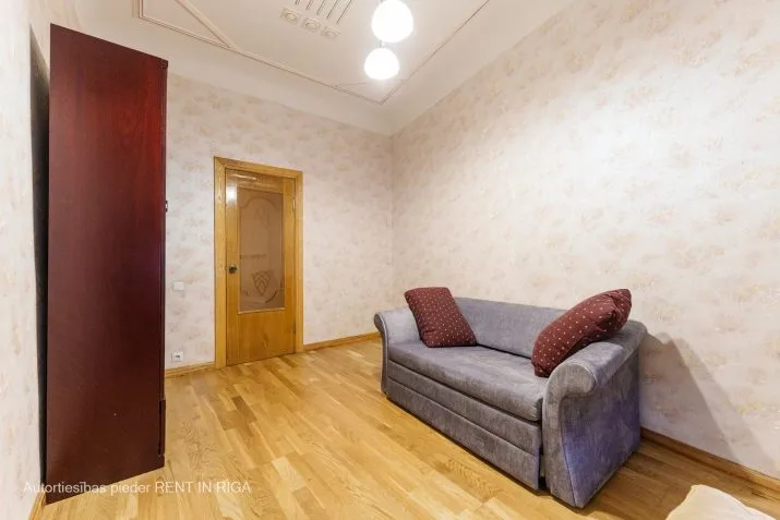 Izīrē dzīvokli, Tērbatas iela 6/8, Rīga, Labais krasts, Centrs / 950 € 10