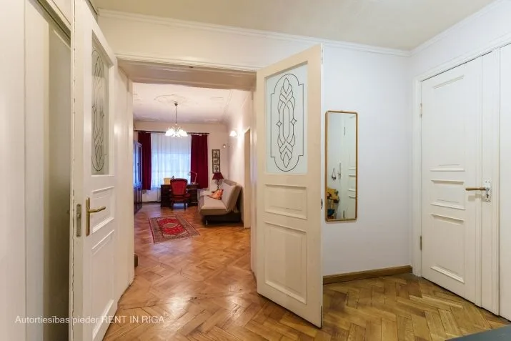 Izīrē dzīvokli, Tērbatas iela 6/8, Rīga, Labais krasts, Centrs / 950 € 22