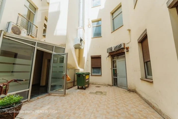 commercial premises For Rent, Grēcinieku street 22, Rīga, Labais krasts, Vecrīga / 3 400 € 9