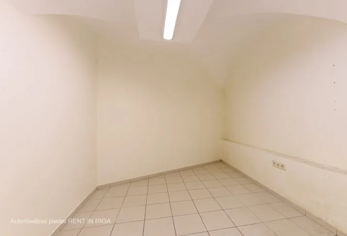 commercial premises For Rent, Grēcinieku street 22, Rīga, Labais krasts, Vecrīga / 3 400 € 17
