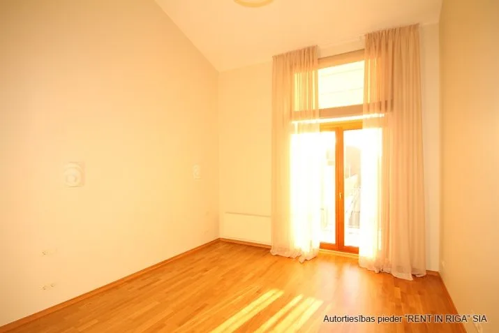 Apartment For Rent, Kungu street 25, Rīga, Labais krasts, Vecrīga / 3 000 € 19