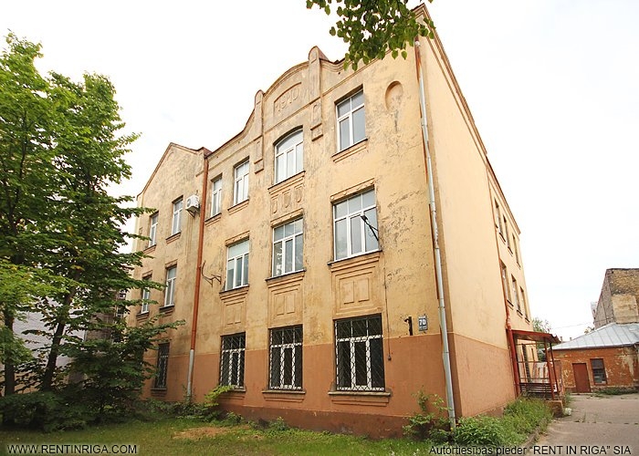 Image 1 of 7