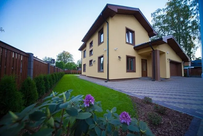 Varavīksnes iela 2 6