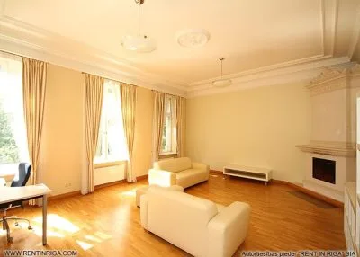 Izīrē dzīvokli, Kalpaka iela 7, Rīga, Labais krasts, Centrs / 1 640 € 2