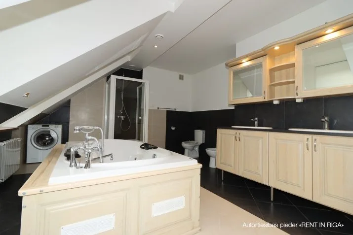 Apartment For Rent, Pulkveža Brieža street 2, Rīga, Labais krasts, Centrs / 1 800 € 13