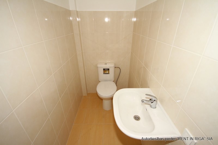 Izīrē komercplatību, Daugavgrīvas iela 77, Rīga, Kreisais krasts, Iļģuciems / 4 100 € 10