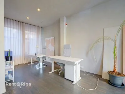 Izīrē tirdzniecības telpas, Krišjāņa Barona iela 45/47, Rīga, Centrs / 800 € 4