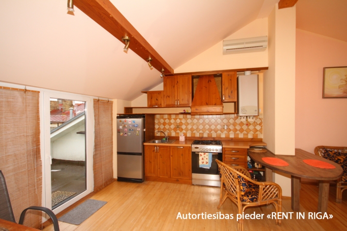 Izīrē dzīvokli, Kr.Valdemāra iela 75, Rīga, Labais krasts, Centrs / 650 € 7